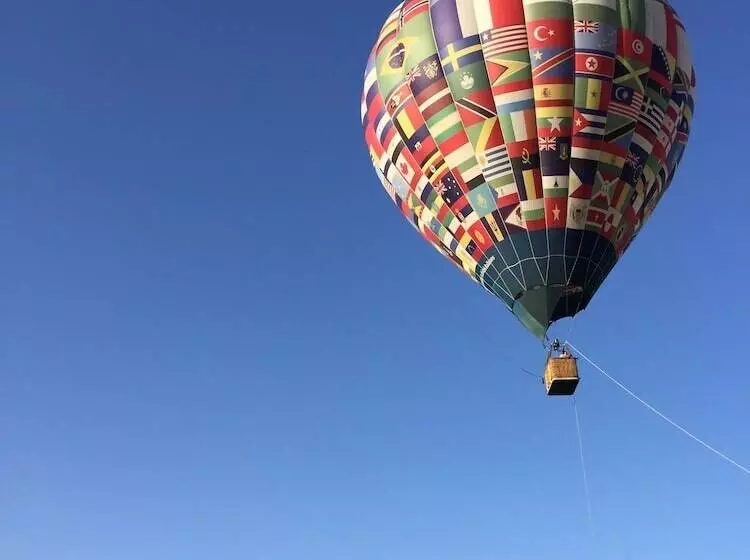 Hotelli Base Camp Pop Up Rv & Tent Camping Resort