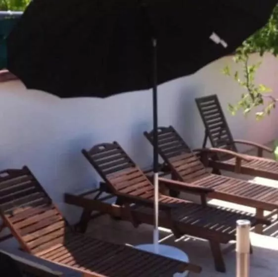 Hotelli Dardanos Pension