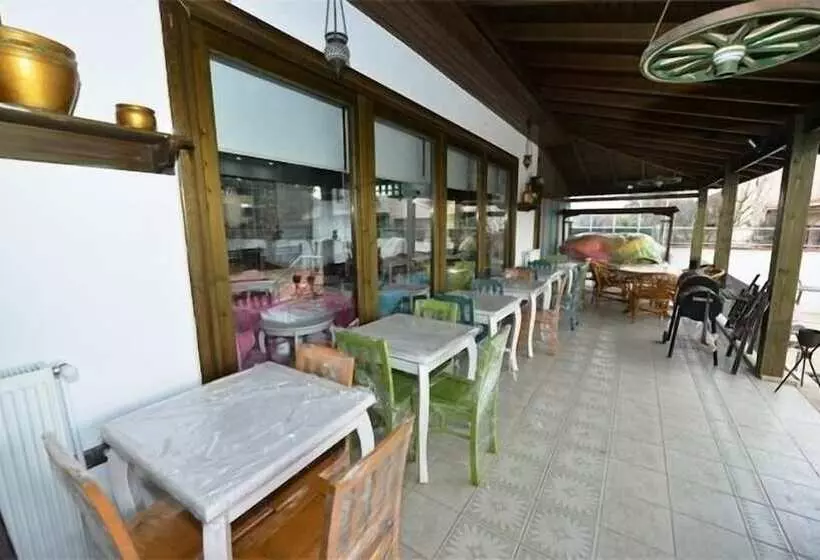 Hotelli Dardanos Pension