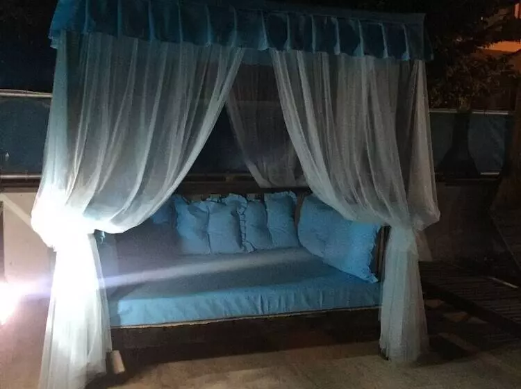 Hotelli Dardanos Pension