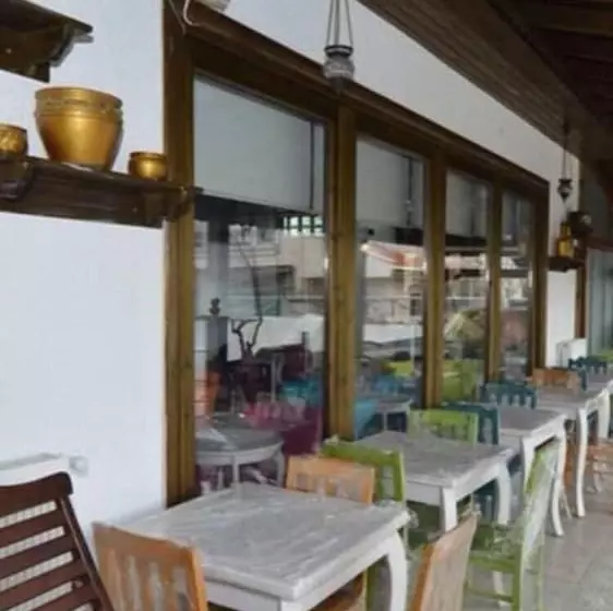 Hotelli Dardanos Pension