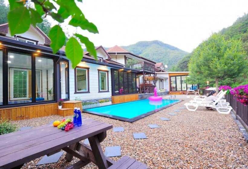Hotel Gapyeong Pool Villa Palace