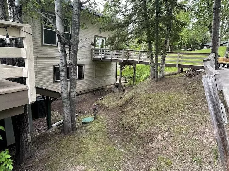 Hotelli Hanging Horn Lakeside Resort