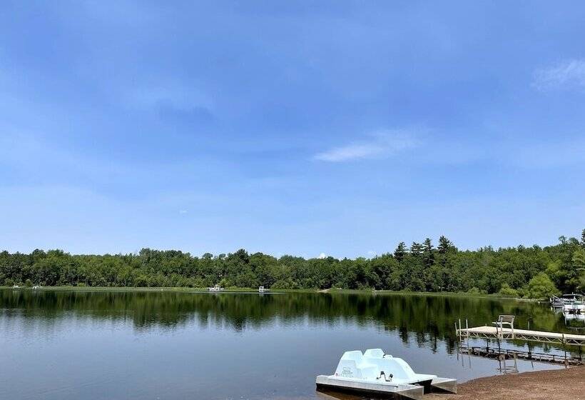 בית מלון כפרי Hanging Horn Lakeside Resort