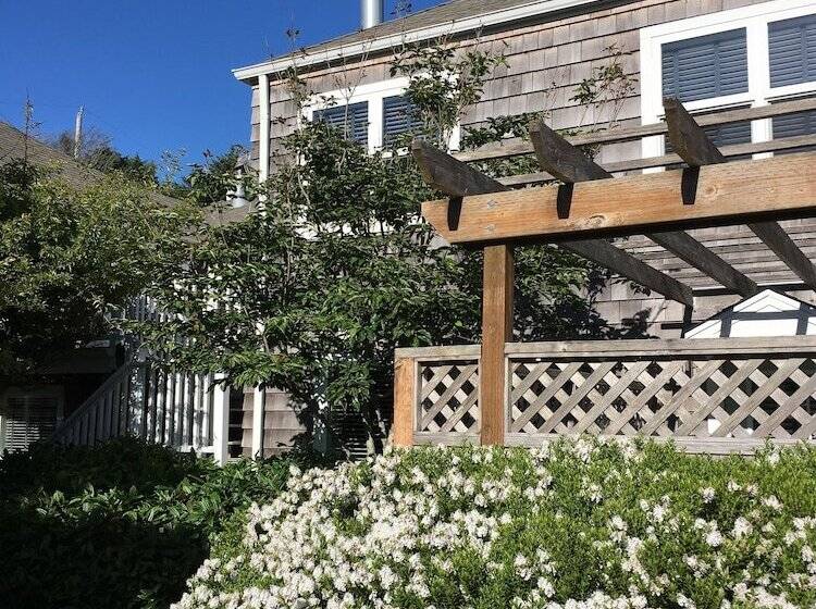 Отель Inn At Arch Cape