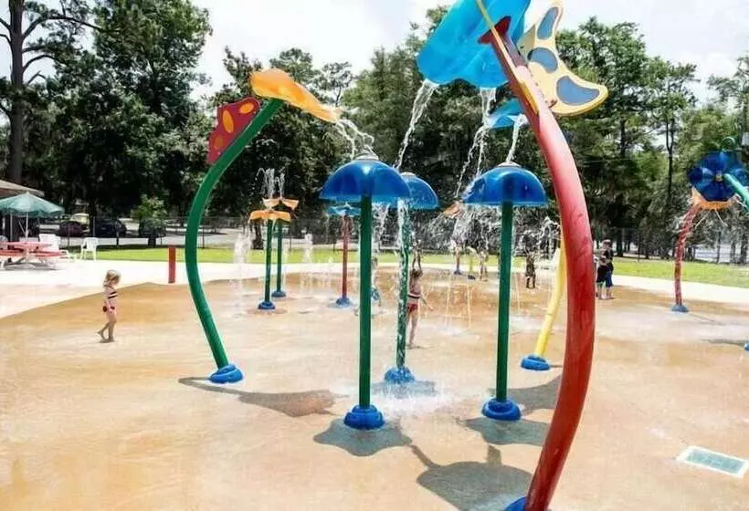 Hotelli Little Ocmulgee State Park And Lodge