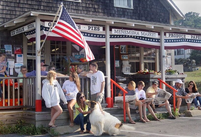 Отель Menemsha Inn & Cottages