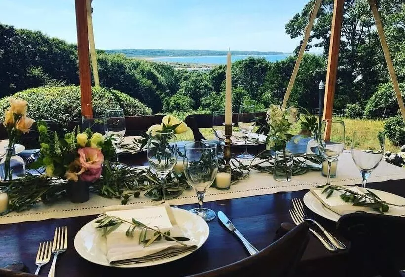 ホテル Menemsha Inn & Cottages