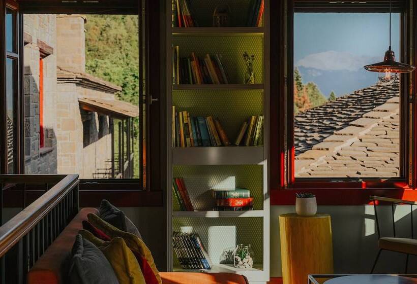 酒店 Rouista Tzoumerka Resort