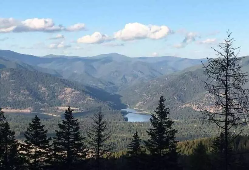 Lakeside Resort And Motel