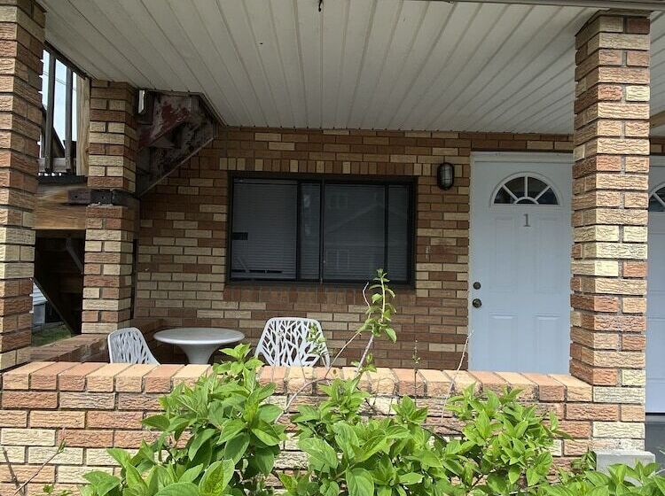 Мотель Nautical Beach Properties