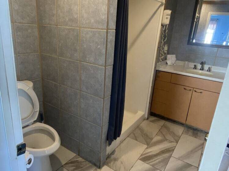 Мотель Nautical Beach Properties