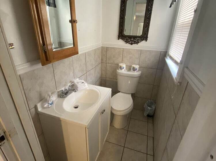 Мотель Nautical Beach Properties