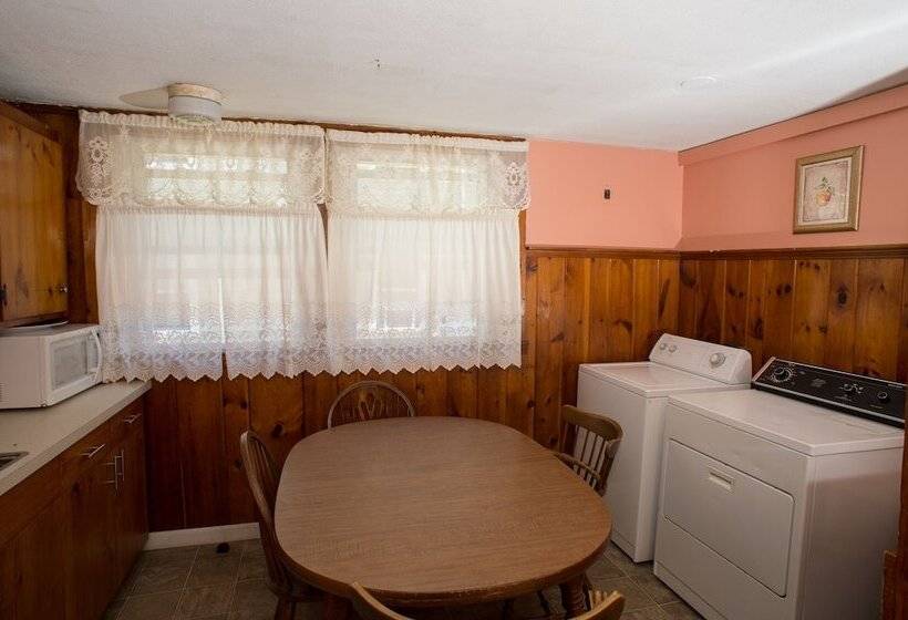 Мотель Nautical Beach Properties