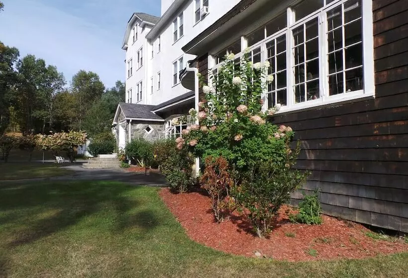 Majatalo Kenoza Lake View Manor