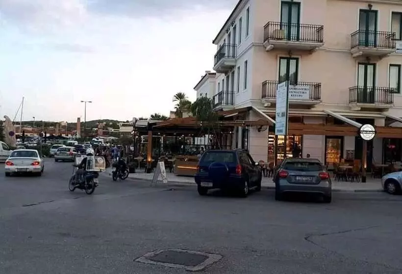 Poseidon Apartments And Villas By The Sea