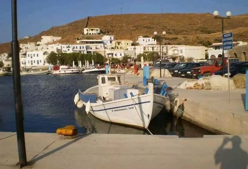 Poseidon Apartments And Villas By The Sea