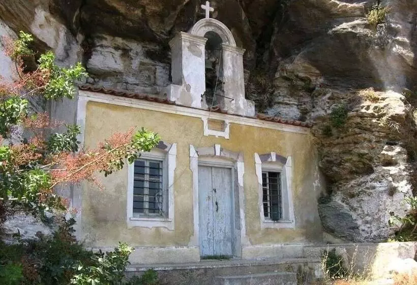 Poseidon Apartments And Villas By The Sea