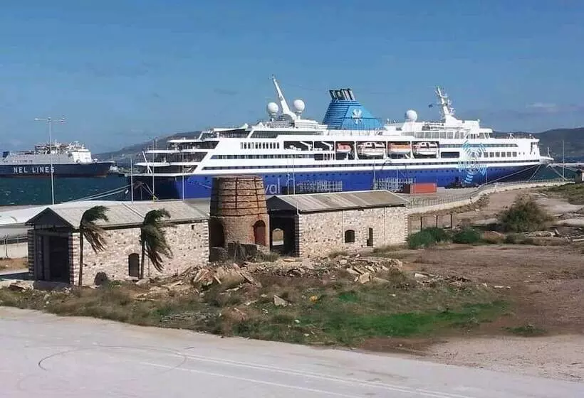 Poseidon Apartments And Villas By The Sea