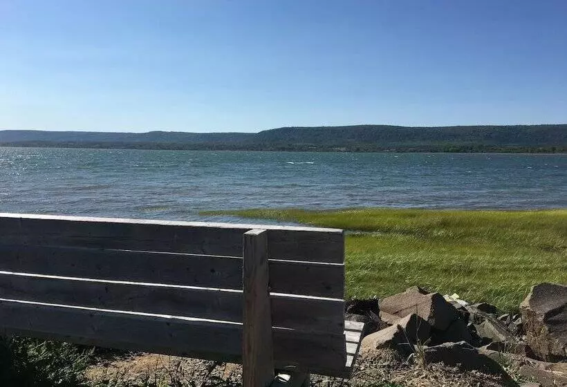 Upper Clements Cottages & Rv Park