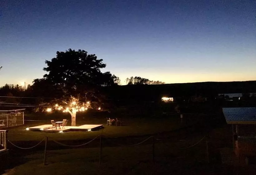 Upper Clements Cottages & Rv Park