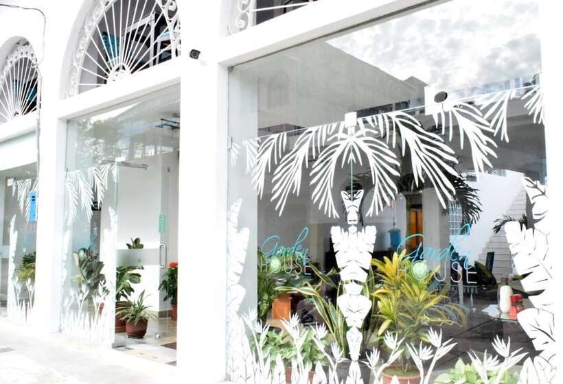 هاستل Jungle House By Explorama