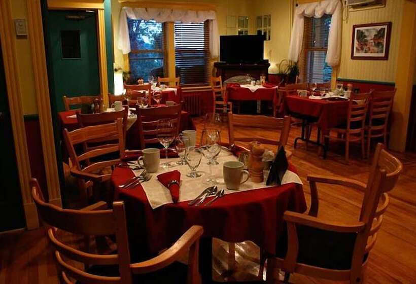 Bed and Breakfast Auberge La Coulee Douce