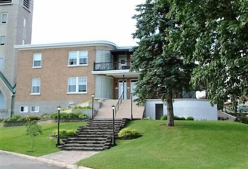 مبيت وإفطار Auberge Le St Georges