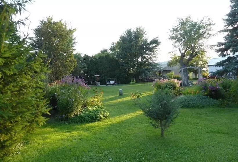 Aamiaismajoitus (B&B) Le Passerin Indigo Gîte Du Passant