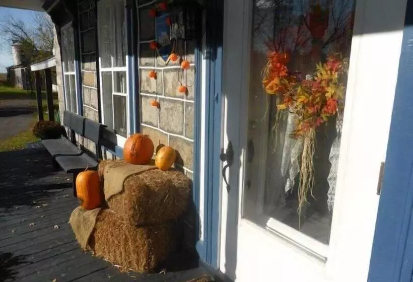 Aamiaismajoitus (B&B) Le Passerin Indigo Gîte Du Passant
