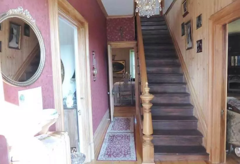 Aamiaismajoitus (B&B) Le Passerin Indigo Gîte Du Passant