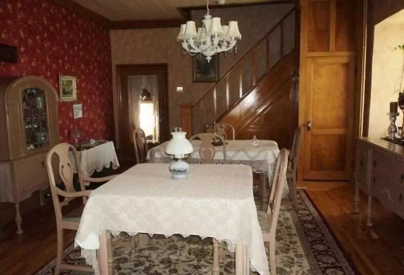 Aamiaismajoitus (B&B) Le Passerin Indigo Gîte Du Passant