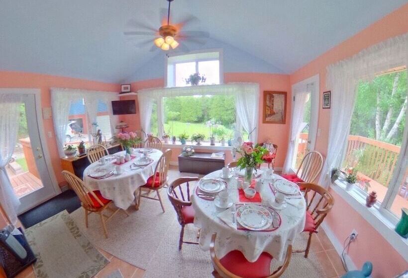 Forest Creek Bed & Breakfast And Retreat