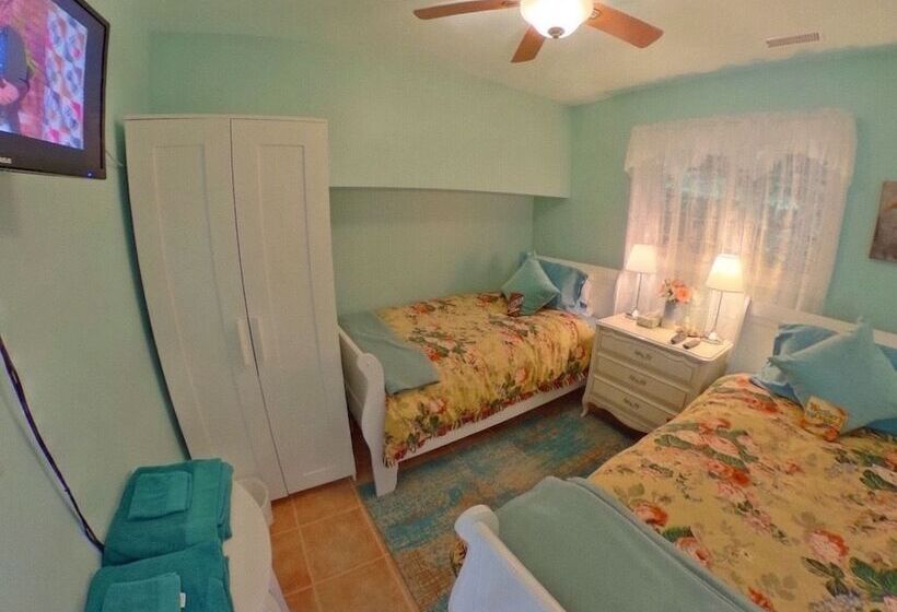 Forest Creek Bed & Breakfast And Retreat