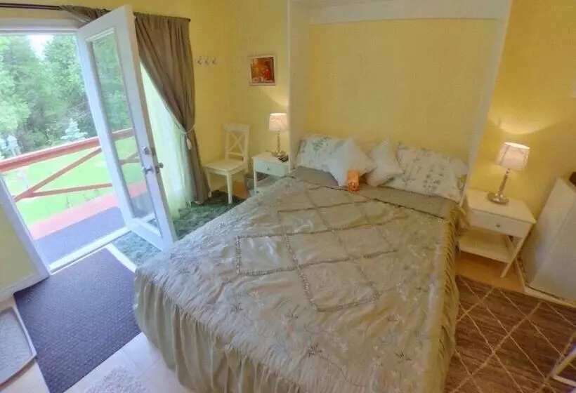 Forest Creek Bed & Breakfast And Retreat