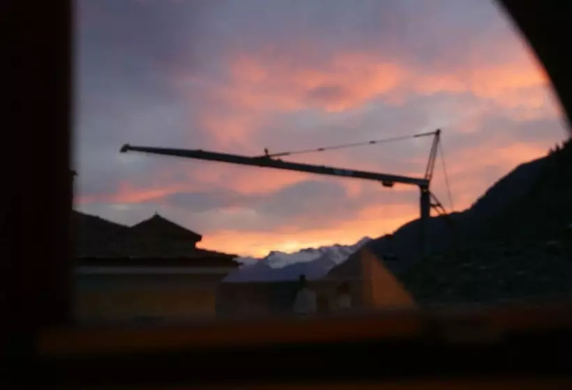 ホテル Albergo Piz Cam