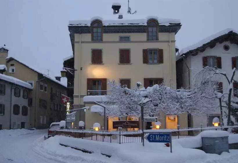 ホテル Albergo Piz Cam