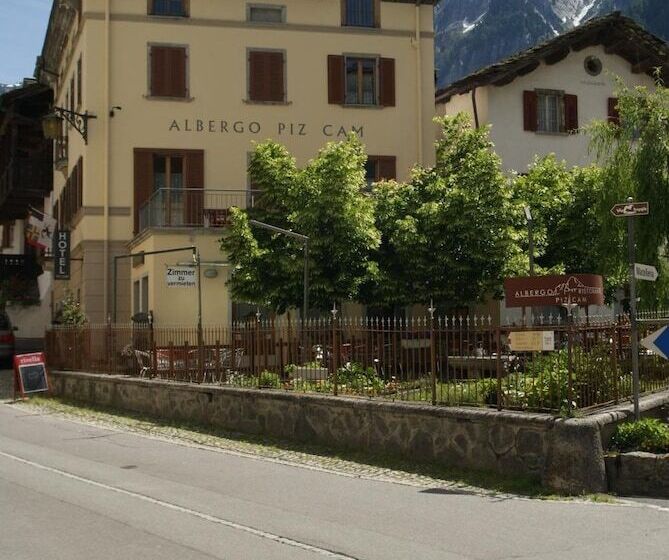 ホテル Albergo Piz Cam