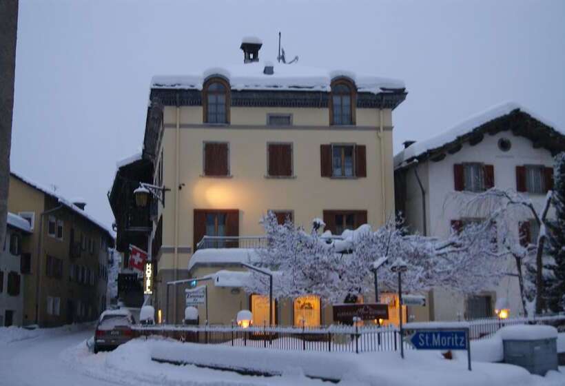 ホテル Albergo Piz Cam