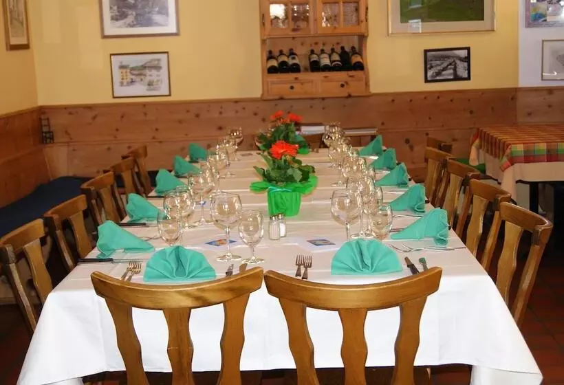 ホテル Albergo Piz Cam