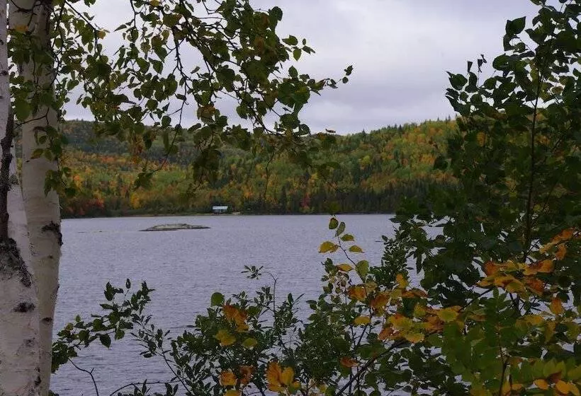 Hotelli Auberge La Taniere A Tadoussac