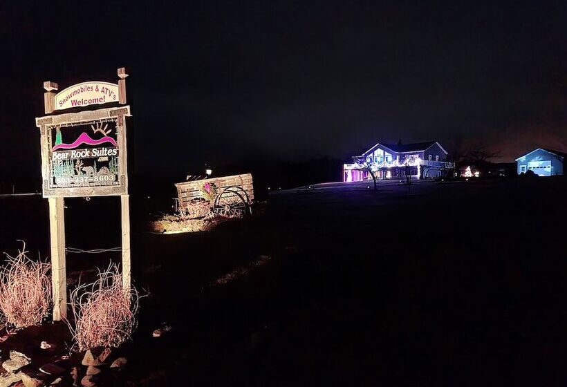 Отель Bear Rock Suites