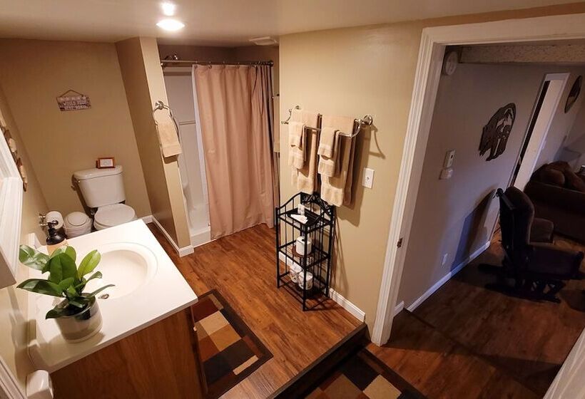 Отель Bear Rock Suites