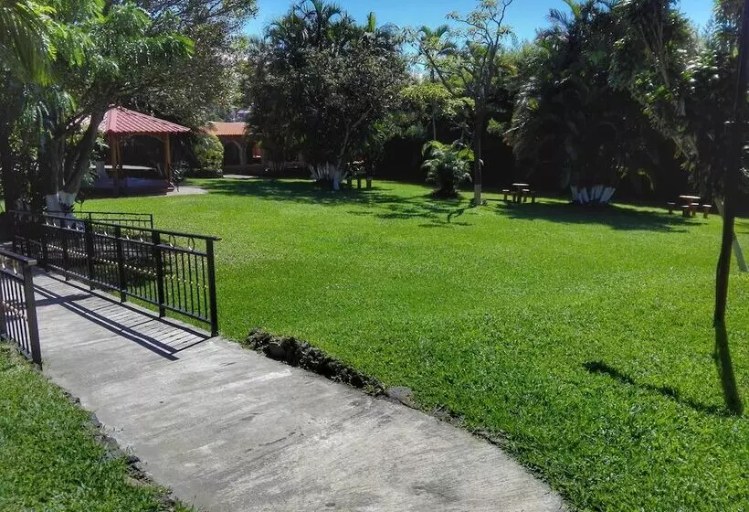 هتل Cibeles Resort