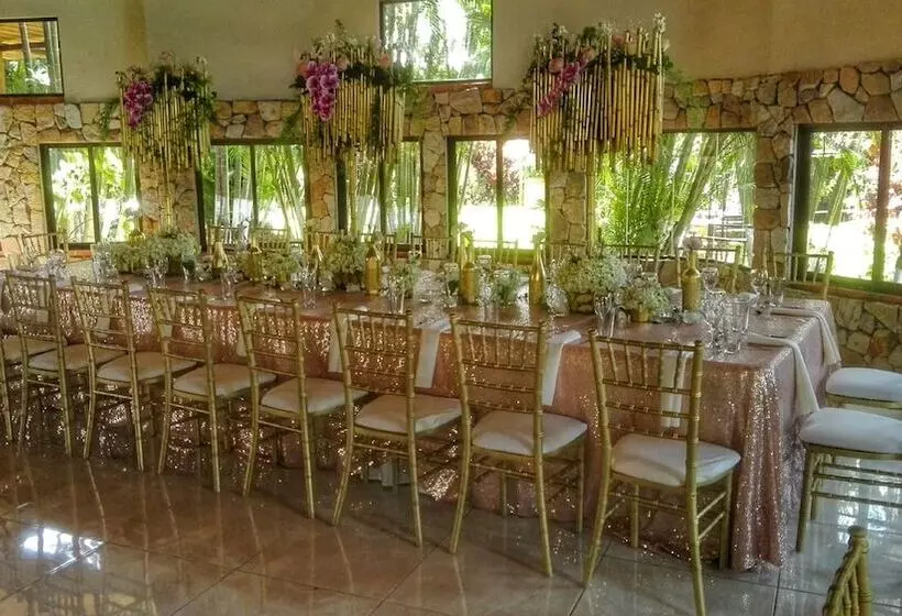 هتل Cibeles Resort