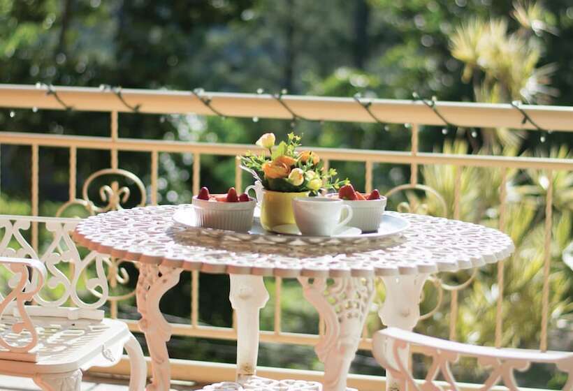 هتل Cabañas Los Encinos