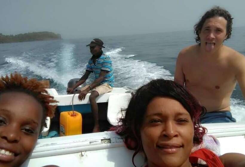 هتل Daltons Banana Guesthouse