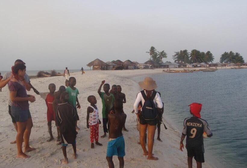 هتل Daltons Banana Guesthouse