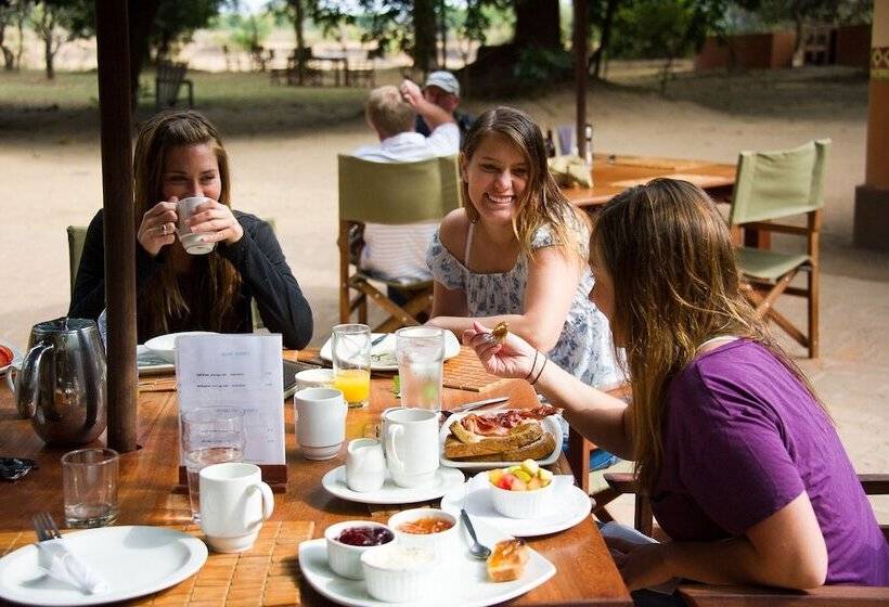 בית מלון כפרי Flatdogs Camp