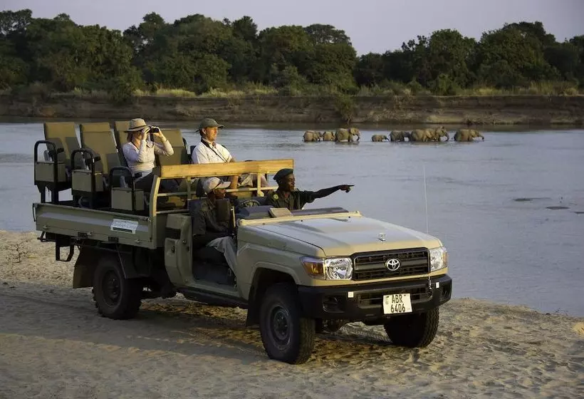 هتل Flatdogs Camp